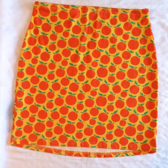 One-of-a-kind hand made Tomato skirt - end-of-roll fabric - material: spandex - Picture 7 of 7